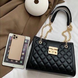 Classy Black Medium Purse